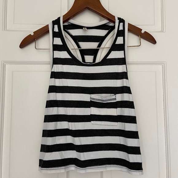 🎉Host Pick🎉BOGO✨NWOT LF Emma & Sam Striped Tank - Picture 1 of 2